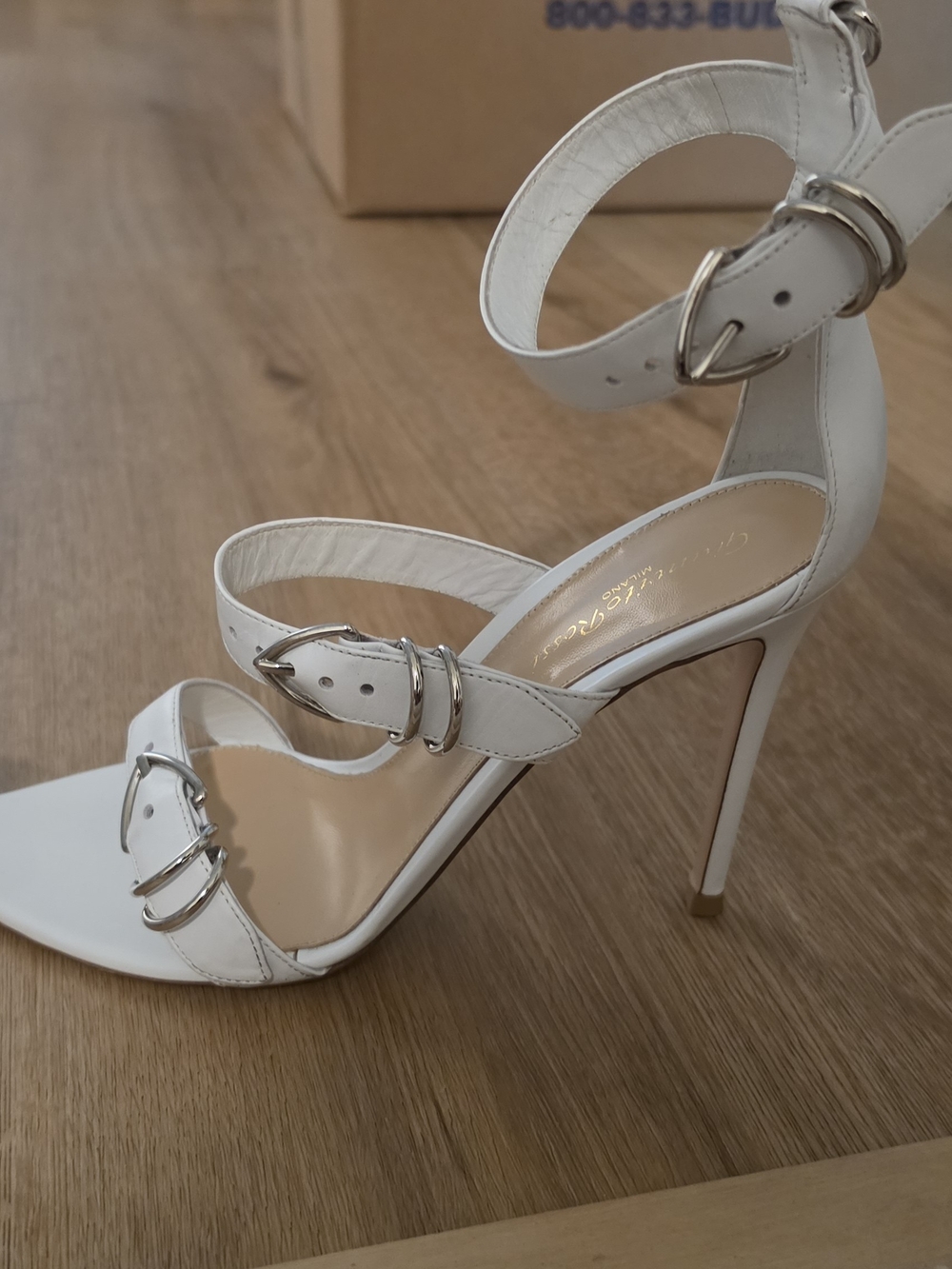 Gianvito Rossi White Pointed Buckle-Strap Stiletto Heels - Picture 6 of 7